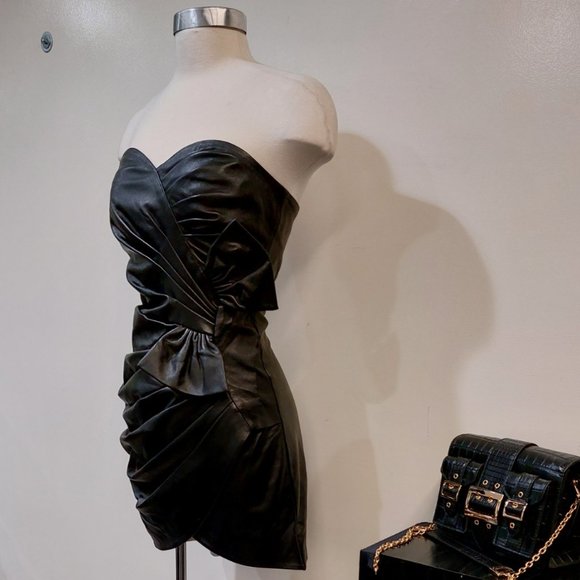 💥 BREATHTAKING💥STRAPLESS BUSTIER DRAPED DRESS IN BLACK GENUINE LEATHER - Picture 9 of 16
